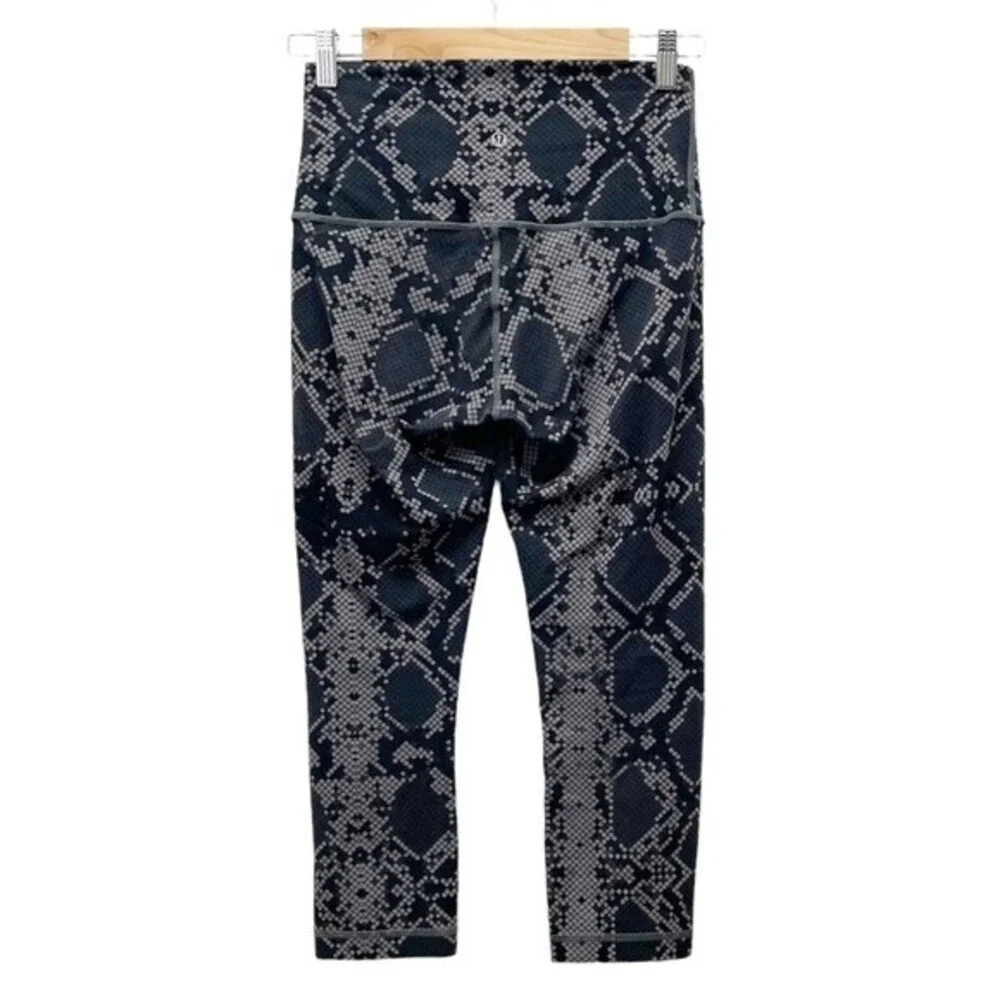 Lululemon Leggings Wunder Under High Rise Crop Ziggy Snake Slate Coal Size 6